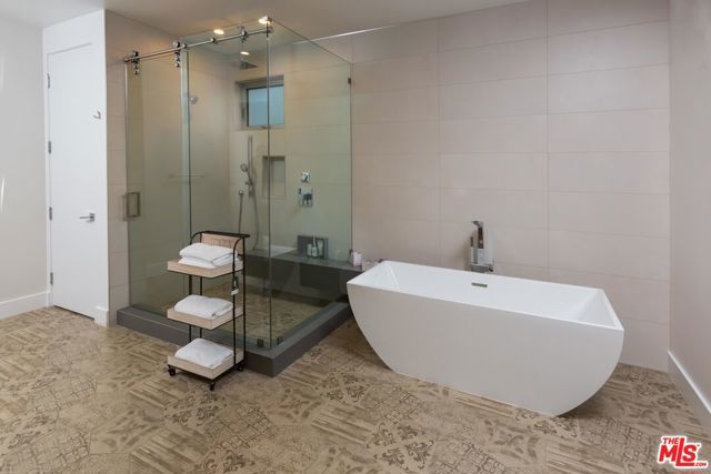 721 N SPAULDING Avenue, Los Angeles, CA 90046