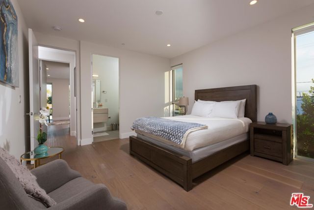 721 N SPAULDING Avenue, Los Angeles, CA 90046