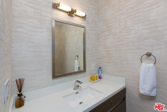 721 N SPAULDING Avenue, Los Angeles, CA 90046