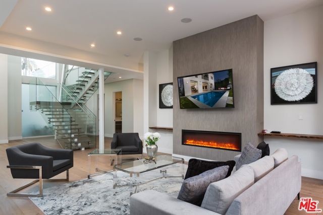 721 N SPAULDING Avenue, Los Angeles, CA 90046