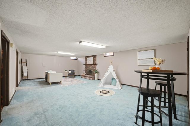 2230 S Lori Ln, Wichita, KS 67207