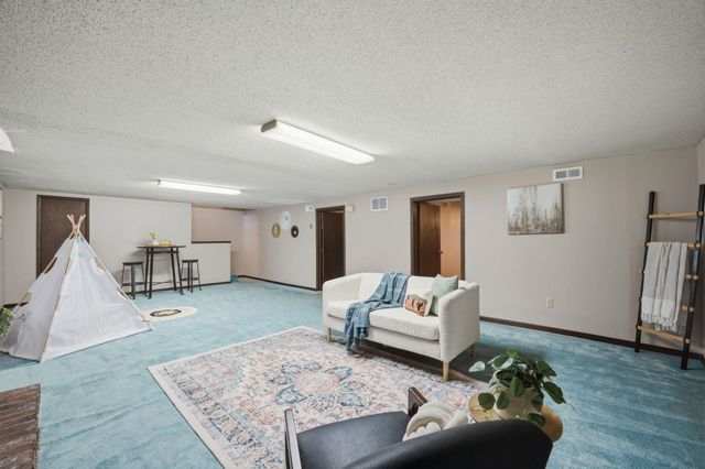 2230 S Lori Ln, Wichita, KS 67207