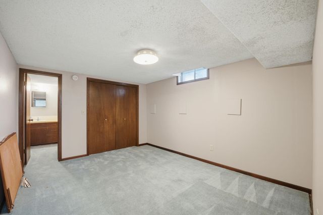 2230 S Lori Ln, Wichita, KS 67207