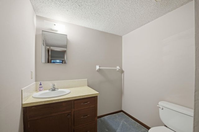2230 S Lori Ln, Wichita, KS 67207