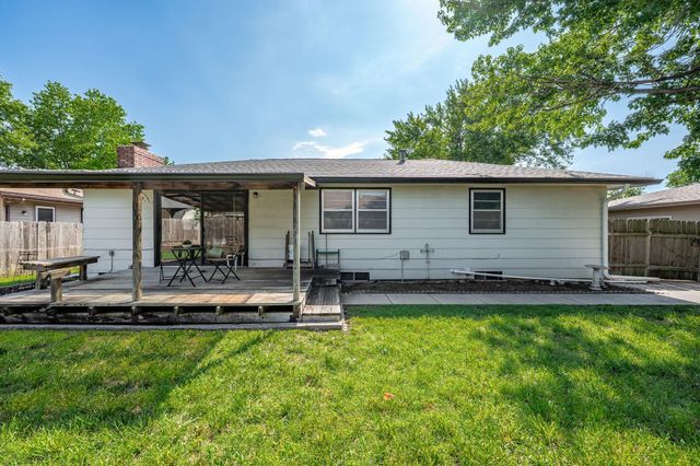 2230 S Lori Ln, Wichita, KS 67207
