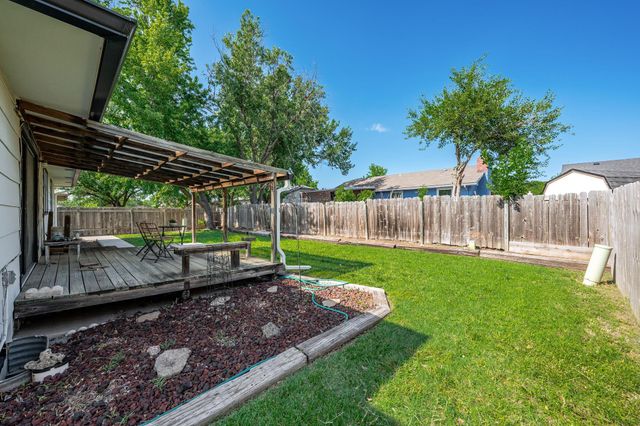 2230 S Lori Ln, Wichita, KS 67207