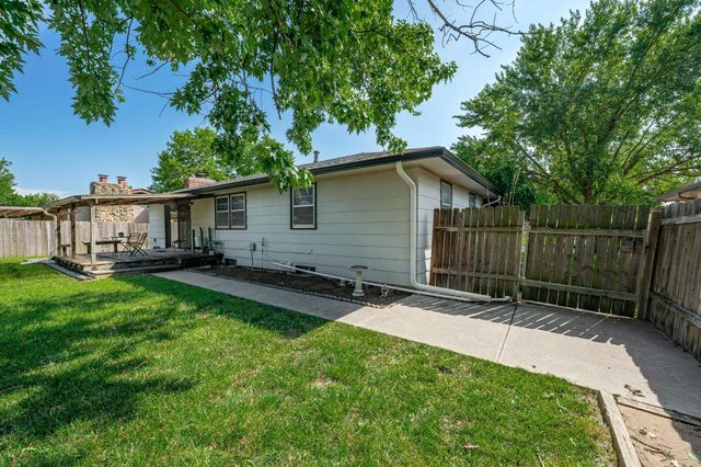 2230 S Lori Ln, Wichita, KS 67207