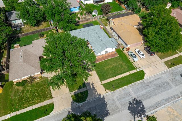 2230 S Lori Ln, Wichita, KS 67207