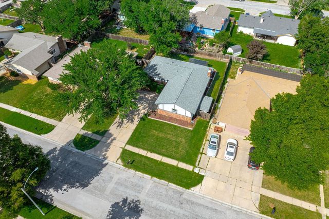 2230 S Lori Ln, Wichita, KS 67207