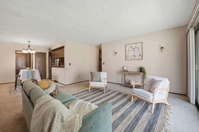 2230 S Lori Ln, Wichita, KS 67207