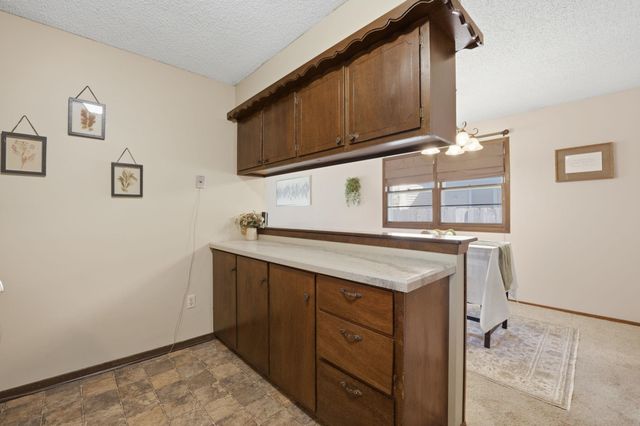 2230 S Lori Ln, Wichita, KS 67207
