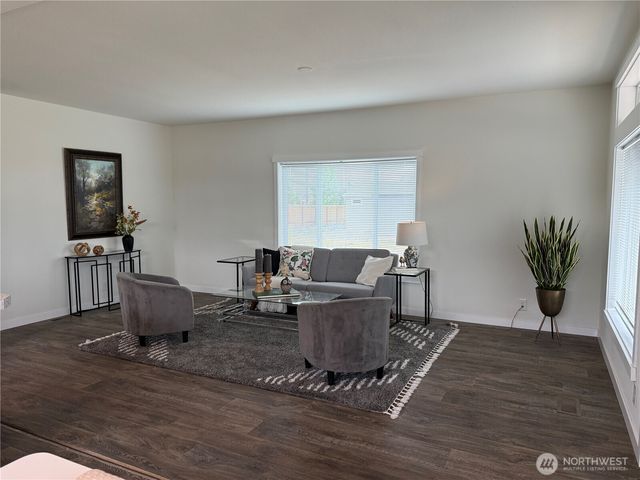 861 N Iris Avenue, Sequim, WA 98382