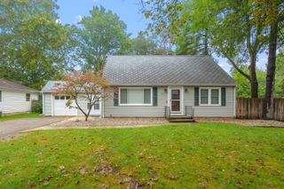 910 Farrell Avenue, Kalamazoo City, MI 49006
