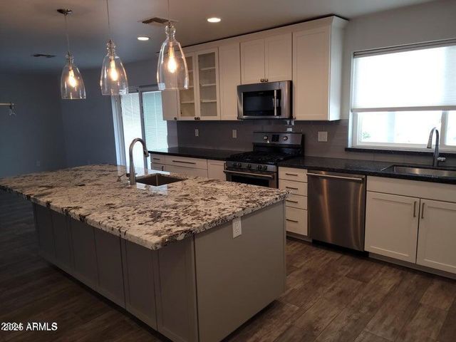 2821 E CORTEZ Street, Phoenix, AZ 85028