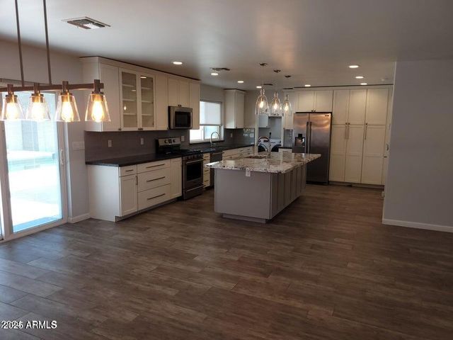 2821 E CORTEZ Street, Phoenix, AZ 85028