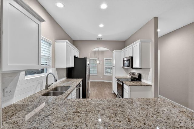 309 Cotton CIR, Thrall, TX 76578