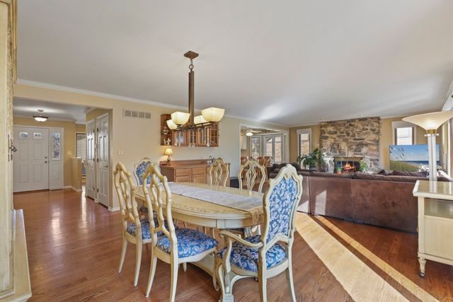 1227 N Ashley Lane, Addison, IL 60101