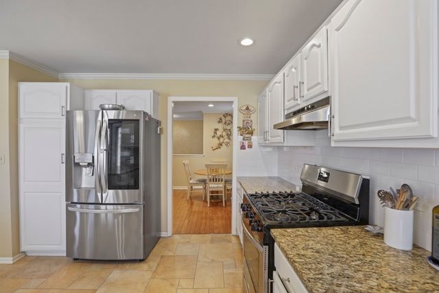 1227 N Ashley Lane, Addison, IL 60101