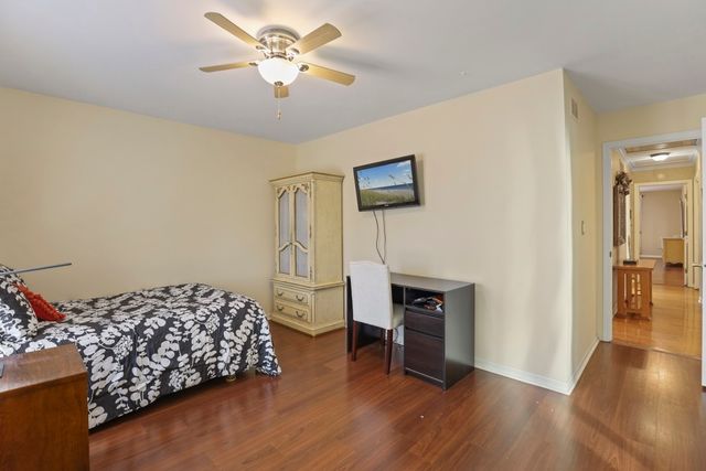 1227 N Ashley Lane, Addison, IL 60101