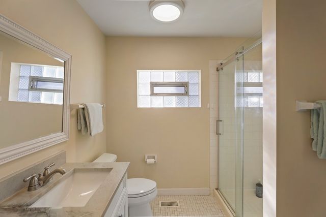 1227 N Ashley Lane, Addison, IL 60101