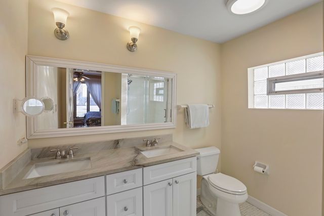 1227 N Ashley Lane, Addison, IL 60101