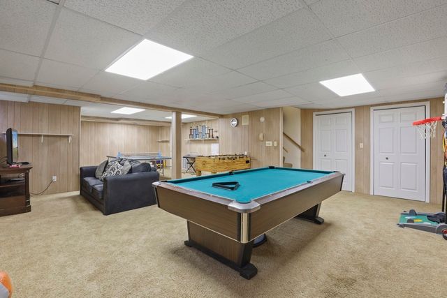 1227 N Ashley Lane, Addison, IL 60101