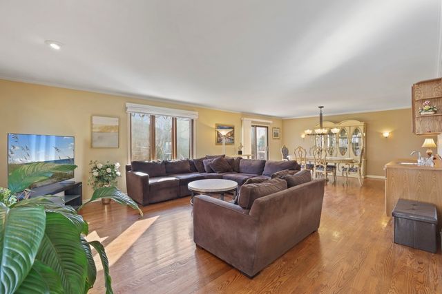 1227 N Ashley Lane, Addison, IL 60101