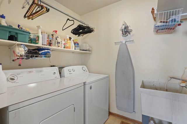 1227 N Ashley Lane, Addison, IL 60101