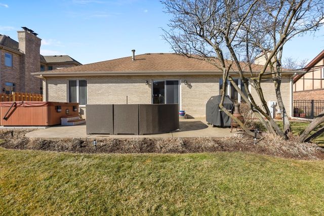 1227 N Ashley Lane, Addison, IL 60101