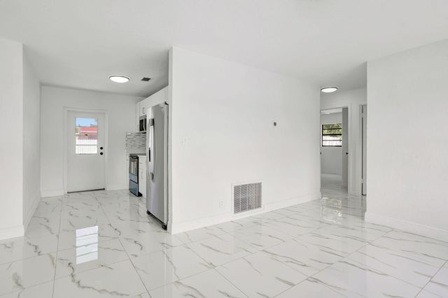 3060 NE 12th Avenue, Pompano Beach, FL 33064