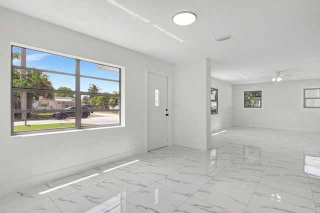 3060 NE 12th Avenue, Pompano Beach, FL 33064