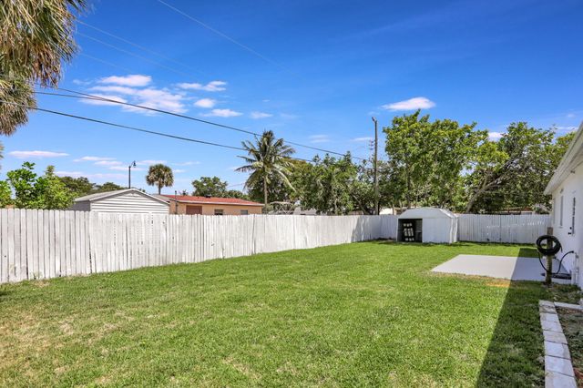 3060 NE 12th Avenue, Pompano Beach, FL 33064