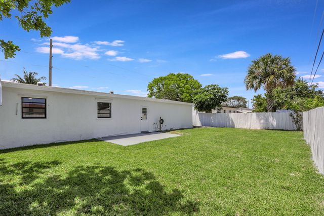 3060 NE 12th Avenue, Pompano Beach, FL 33064