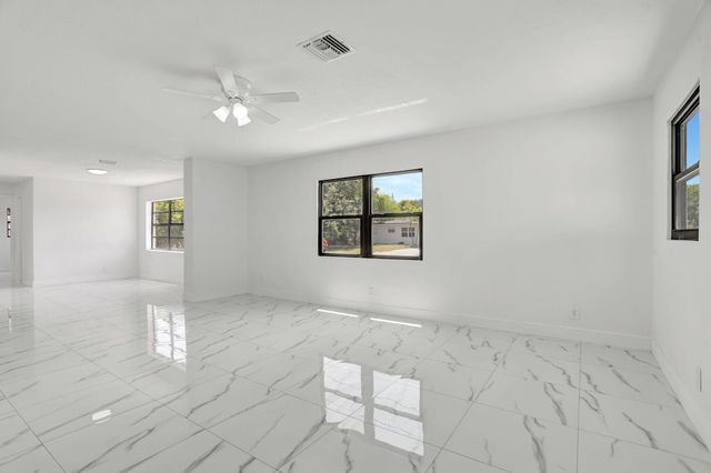 3060 NE 12th Avenue, Pompano Beach, FL 33064