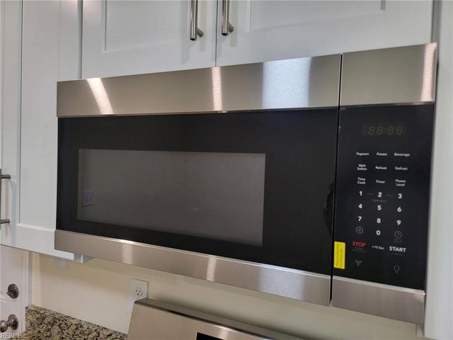 120 Schooner DR, Newport News, VA 23602