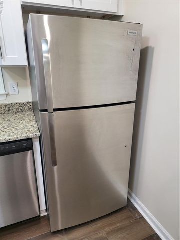 120 Schooner DR, Newport News, VA 23602