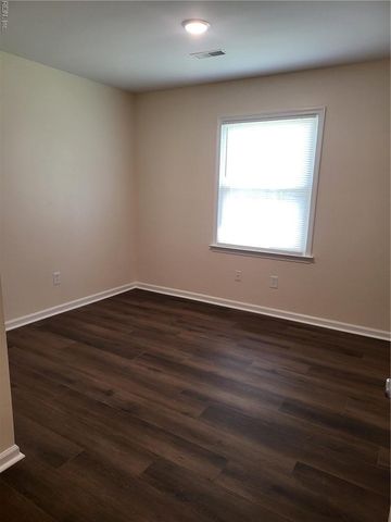 120 Schooner DR, Newport News, VA 23602