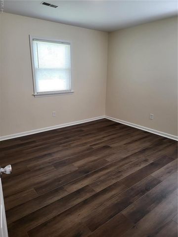 120 Schooner DR, Newport News, VA 23602