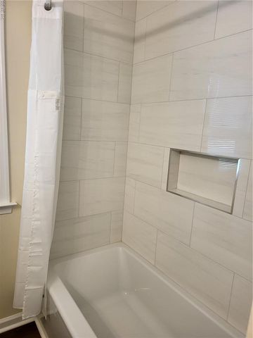 120 Schooner DR, Newport News, VA 23602