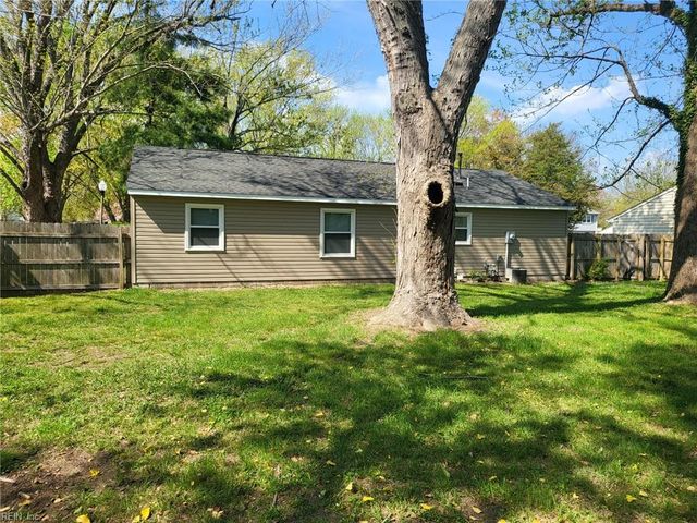 120 Schooner DR, Newport News, VA 23602