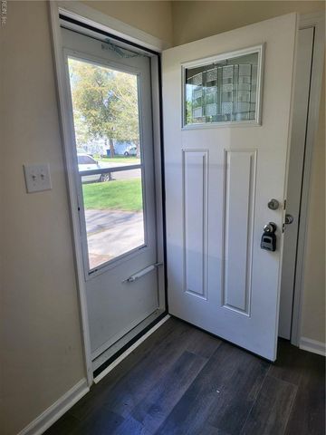 120 Schooner DR, Newport News, VA 23602