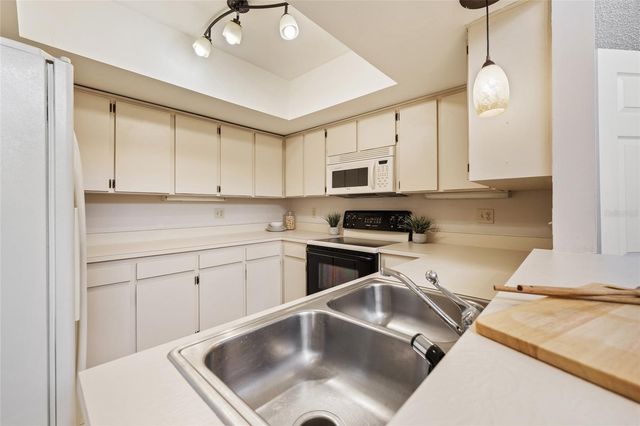 2025 SYLVESTER ROAD N312, Lakeland, FL 33803