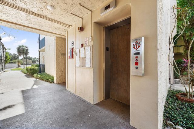 2025 SYLVESTER ROAD N312, Lakeland, FL 33803