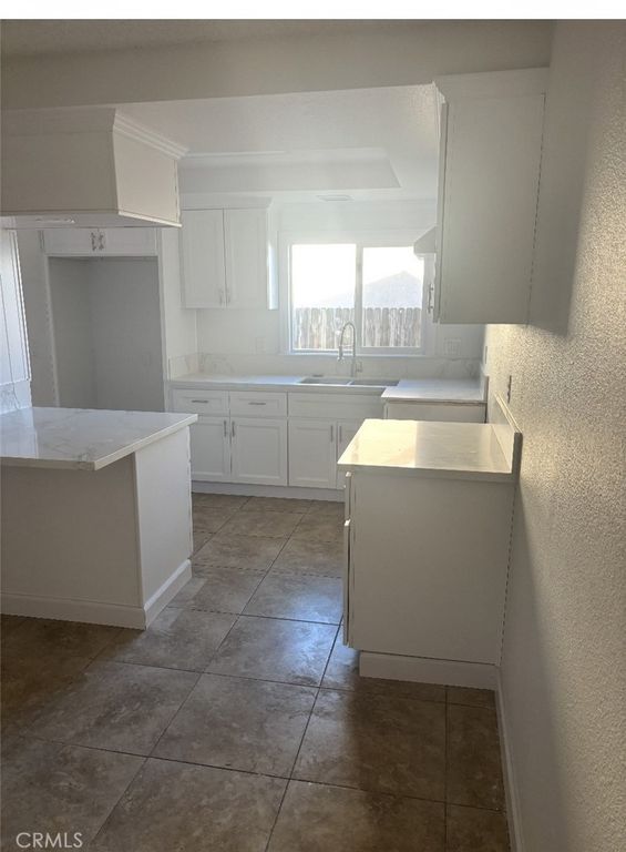 Image 2 of property listing at 1479 Indian Trail, San Bernardino, CA 92407