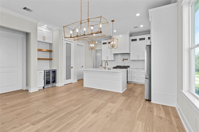 506 Pine Road, Kemah, TX 77565