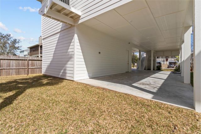 506 Pine Road, Kemah, TX 77565