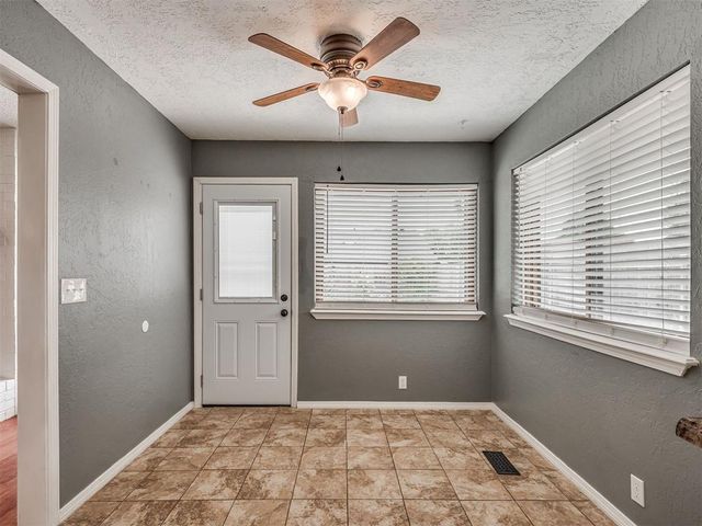 3828 Skyward Circle, Yukon, OK 73099