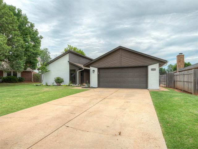 3828 Skyward Circle, Yukon, OK 73099