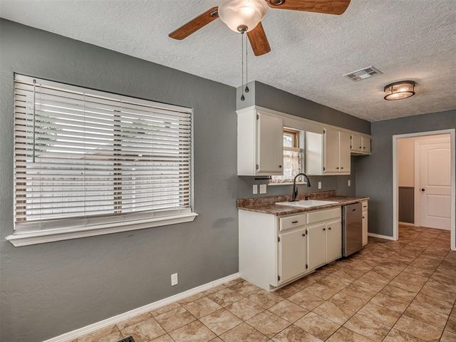3828 Skyward Circle, Yukon, OK 73099