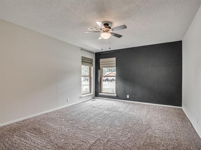 3828 Skyward Circle, Yukon, OK 73099